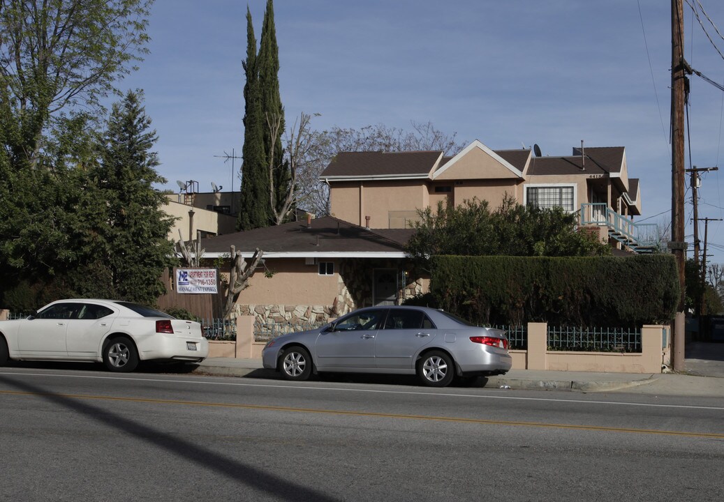 4418 Colfax Ave in North Hollywood, CA - Building Photo