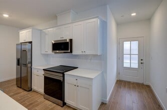 905 Plum Tree Ave in Clovis, CA - Foto de edificio - Building Photo