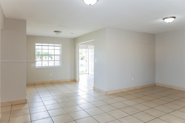 1031 NW 178th Terrace in Miami, FL - Building Photo - Building Photo