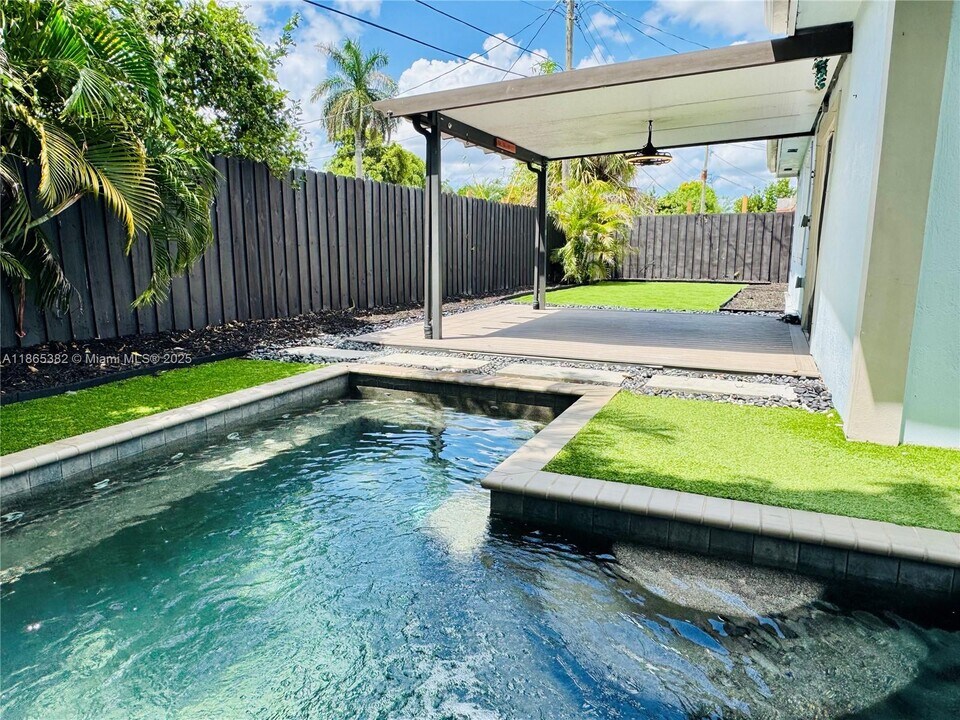 3980 N 67th Ave in Hollywood, FL - Building Photo