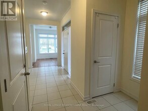 1560 Hilson Hts in Milton, ON - Building Photo - Building Photo