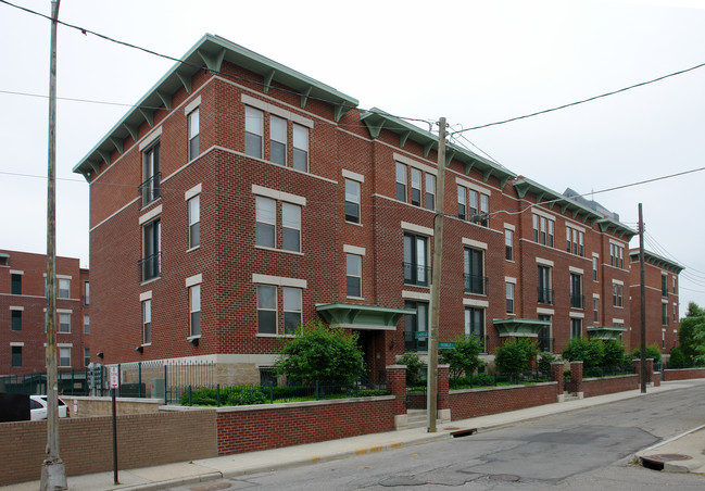 115-125 E Noble St in Columbus, OH - Building Photo - Building Photo