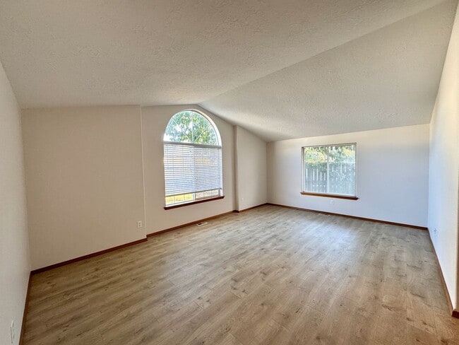 113 NE 139th Ave in Portland, OR - Building Photo - Building Photo