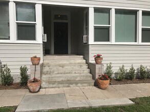 466 Cypress Ave in Pasadena, CA - Foto de edificio - Building Photo