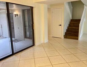 8069 Boca Rio Dr in Boca Raton, FL - Building Photo - Building Photo