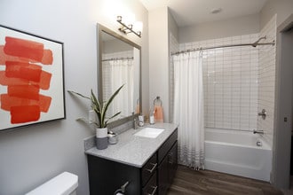 River House in Indianapolis, IN - Foto de edificio - Interior Photo