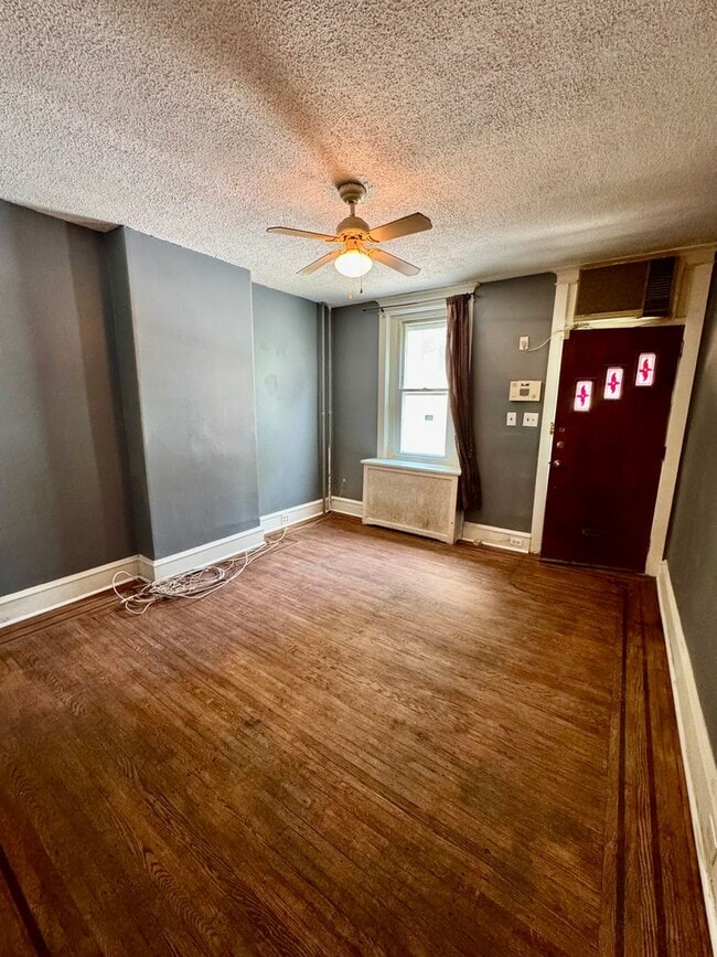 1352 Gillingham St in Philadelphia, PA - Building Photo - Building Photo