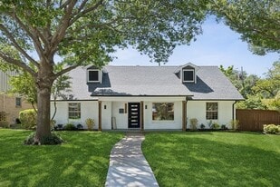 13616 Rolling Hills Ln in Dallas, TX - Building Photo