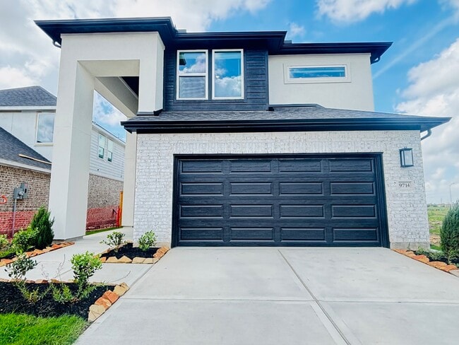 property at 9714 Periwinkle Chase Dr