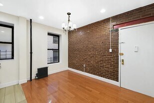 537 W 158th St in New York, NY - Building Photo