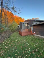 4123 Regentview St NE in Canton, OH - Building Photo