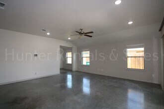 805 Freedom Cir in Nolanville, TX - Building Photo - Building Photo