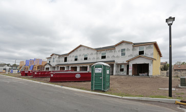 Century Lake Townhomes in Jacksonville, FL - Building Photo - Building Photo