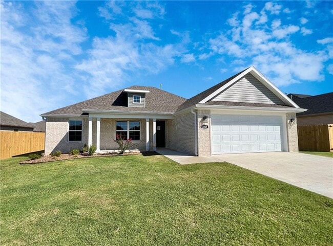property at 2005 E Hudson Dr