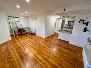 242 Beacon St, Unit 2 in Boston, MA - Building Photo - Building Photo