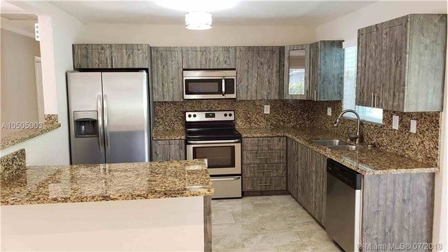 224 S 57th Ave-Unit -224 in Hollywood, FL - Building Photo - Building Photo