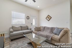 567 Hummingbird Hill in Canyon Lake, TX - Building Photo - Building Photo