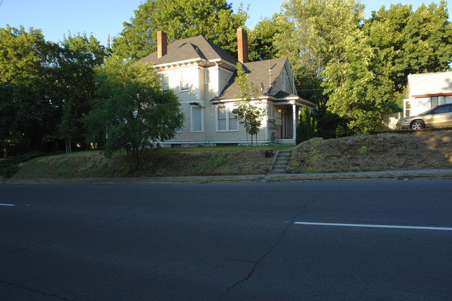 1427 W 7th Ave in Spokane, WA - Foto de edificio - Building Photo