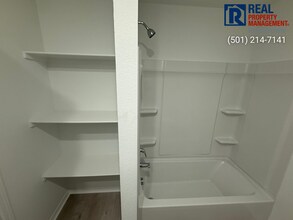 1519 Meadows Dr in Benton, AR - Building Photo - Building Photo