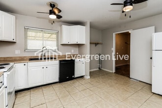 204 W Boitnott Dr in Union, OH - Building Photo - Building Photo