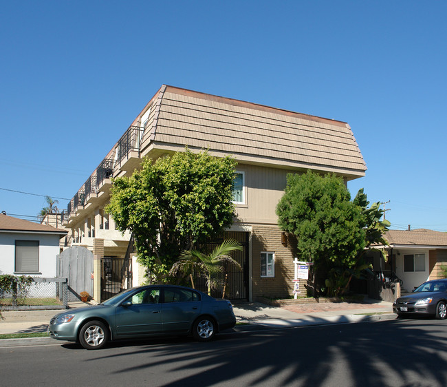 133 10th St in Seal Beach, CA - Building Photo - Building Photo