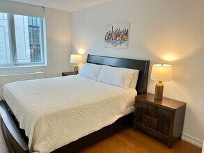 469 W 42nd St, Unit ID1461697P in New York, NY - Building Photo - Building Photo