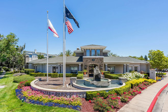 The Estates at Park Place in Fremont, CA - Foto de edificio - Building Photo