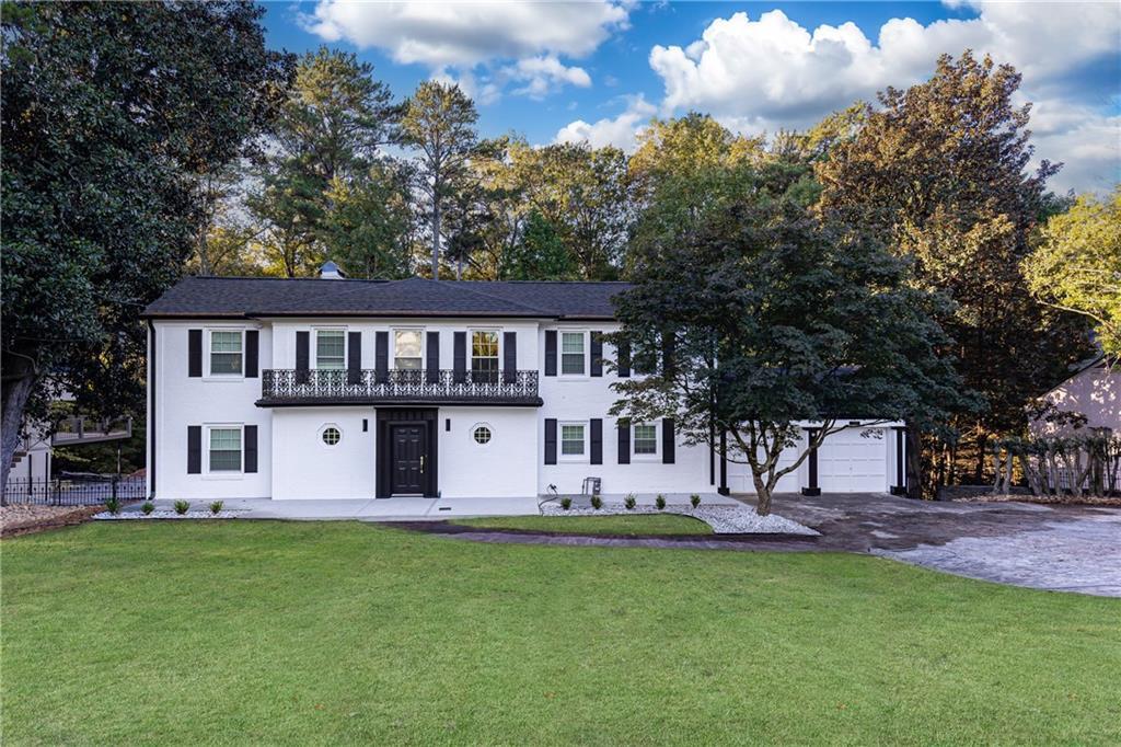 200 W Paces Ferry Rd NW in Atlanta, GA - Building Photo