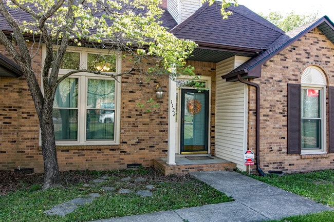1122 Rosebrook Dr in Clarksville, TN - Building Photo - Building Photo