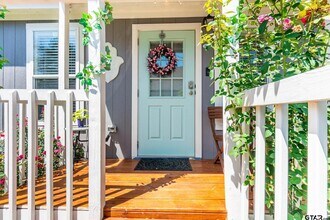 10801 Harvest Wood Dr, Unit 3 in Tyler, TX - Building Photo - Building Photo