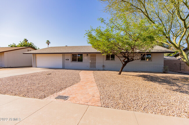 1208 W Pebble Beach Dr in Tempe, AZ - Building Photo - Building Photo