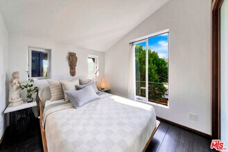 8306 Yucca Trail in Los Angeles, CA - Building Photo - Building Photo