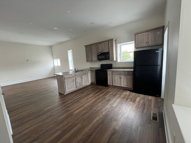 206 N Main St, Unit 206 N Main Street