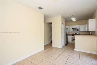2412 NE 41st Pl in Homestead, FL - Building Photo - Building Photo