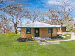 321 Crescent Dr in Pottsboro, TX - Building Photo - Building Photo