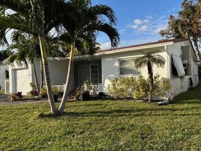5173 NW 43rd Ct in Lauderdale Lakes, FL - Foto de edificio - Building Photo