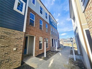 305 Frederick Wy in Cranberry Township, PA - Building Photo - Building Photo