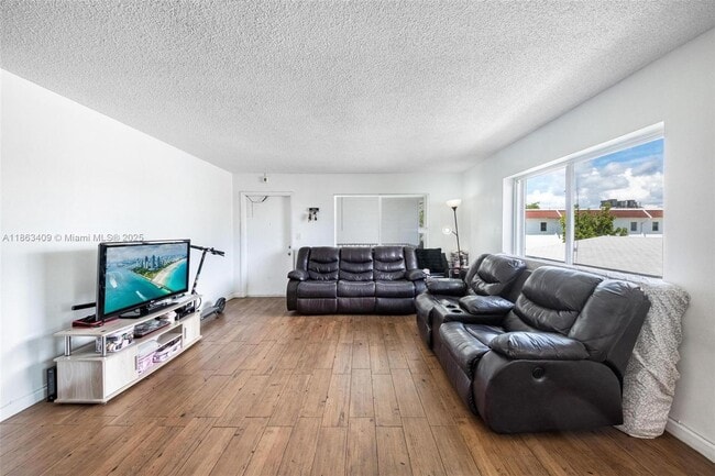 property at 2415 Lincoln St