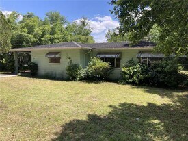 802 High St in Wildwood, FL - Building Photo