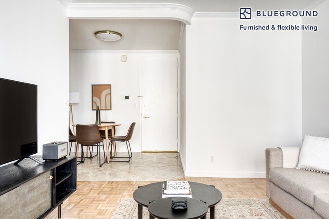 150 E 57th St in New York, NY - Building Photo - Building Photo