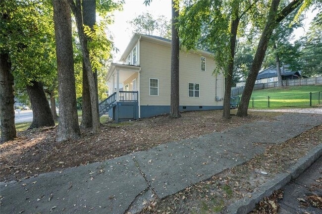 1331 Memorial Dr SE in Atlanta, GA - Foto de edificio - Building Photo