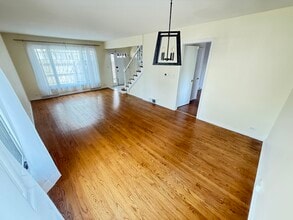 36 Washington Rd in Lake Forest, IL - Building Photo - Building Photo