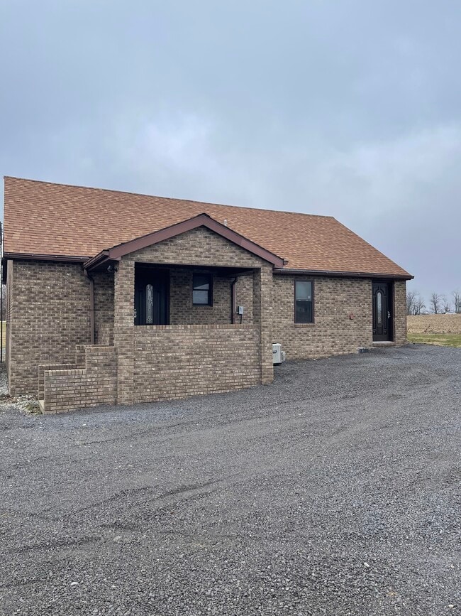4690 W Lincolnway in Columbia City, IN - Building Photo - Building Photo