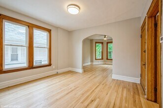 5138 W Montrose Ave in Chicago, IL - Building Photo - Building Photo