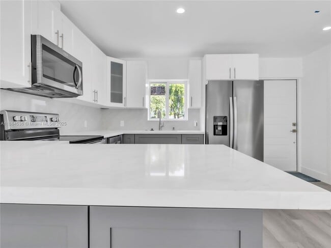 10640 SW 96th St in Miami, FL - Building Photo - Building Photo