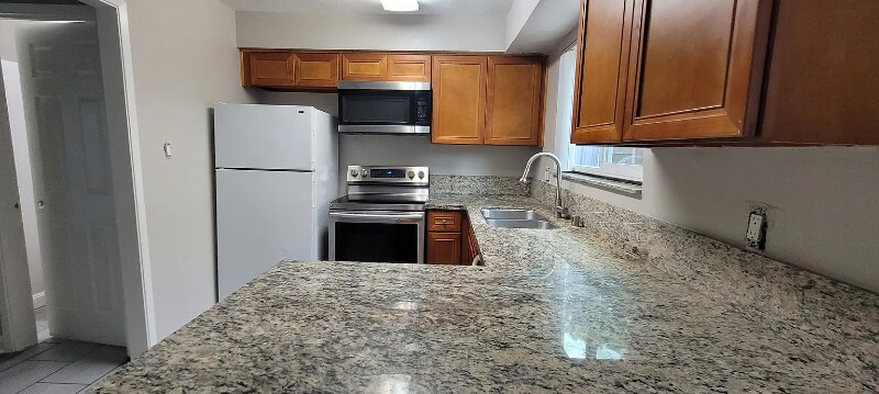 6140 Gloria Dr in Sacramento, CA - Building Photo