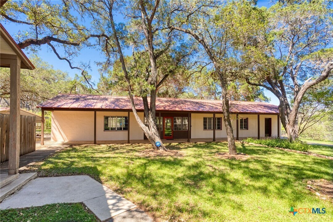 366 New York Ave in New Braunfels, TX - Building Photo