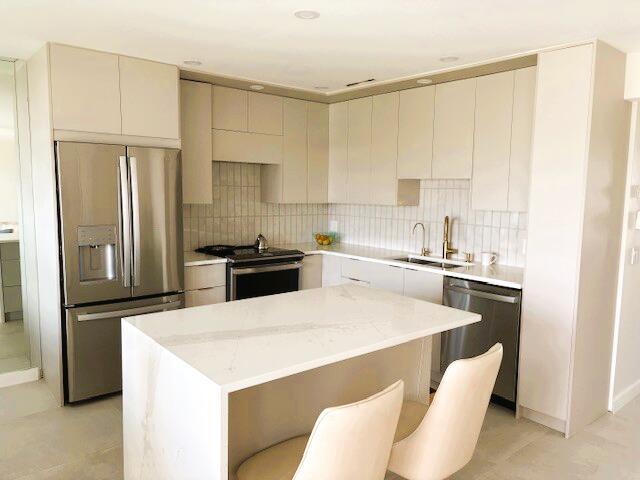 4097 Yarmouth E in Boca Raton, FL - Building Photo
