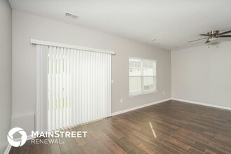 2089 Paddle Wheel Dr in Jeffersonville, IN - Foto de edificio - Building Photo