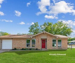 1301 Barrington Dr in Austin, TX - Building Photo